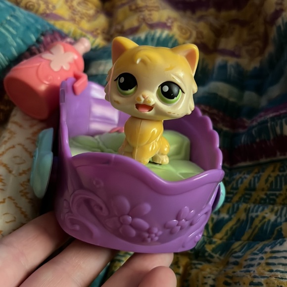 A very rare first edition magnetic cat littlest pet shop - Picture 2 of 3